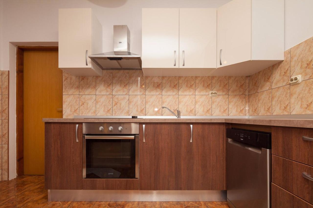 Spacious Apartment With Parking&Garden Marcana Bagian luar foto