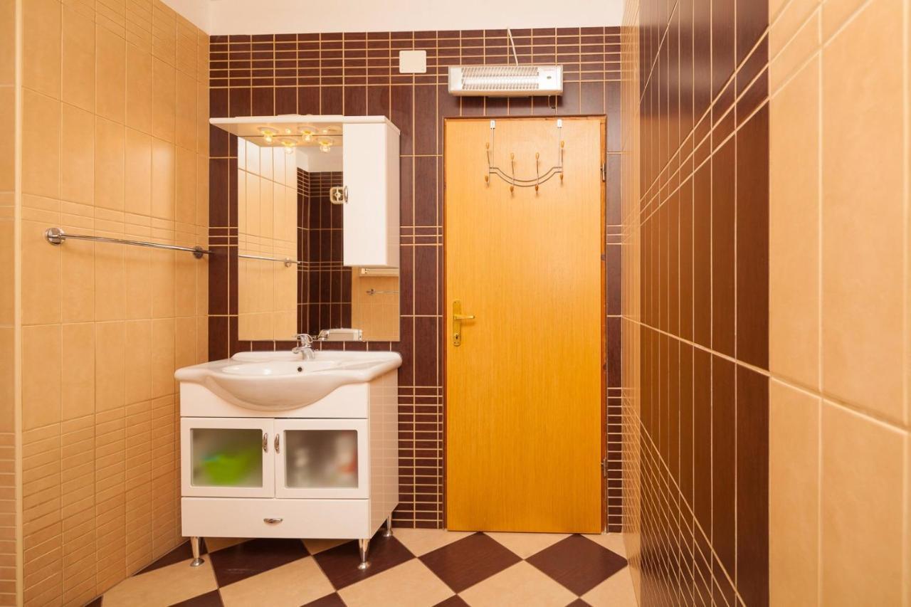 Spacious Apartment With Parking&Garden Marcana Bagian luar foto