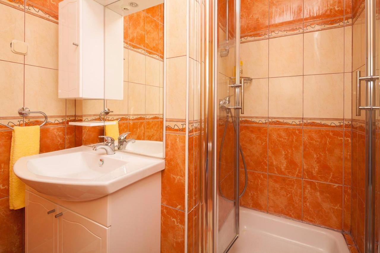 Spacious Apartment With Parking&Garden Marcana Bagian luar foto