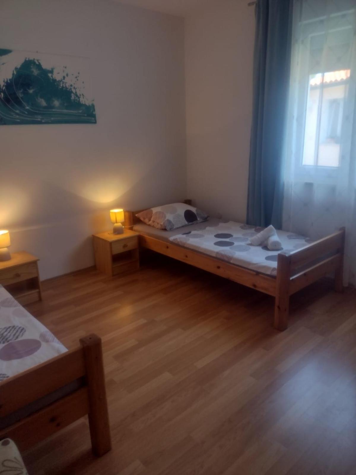 Spacious Apartment With Parking&Garden Marcana Ruang foto
